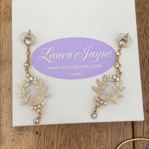 Laura Jayne gold bridal earrings.